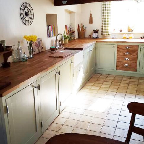 Solid Wood Kitchens & Bespoke Kitchen Furniture