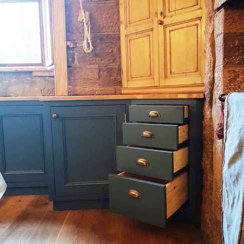 Solid Wood Kitchens & Bespoke Kitchen Furniture
